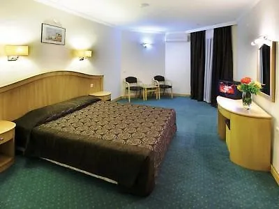 Lima 4*